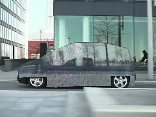 invisible-mercedes invisible-mercedes