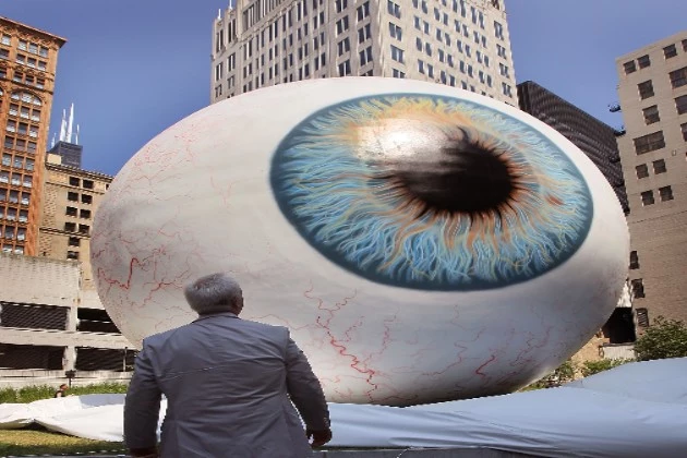 Giant eyeball Giant eyeball